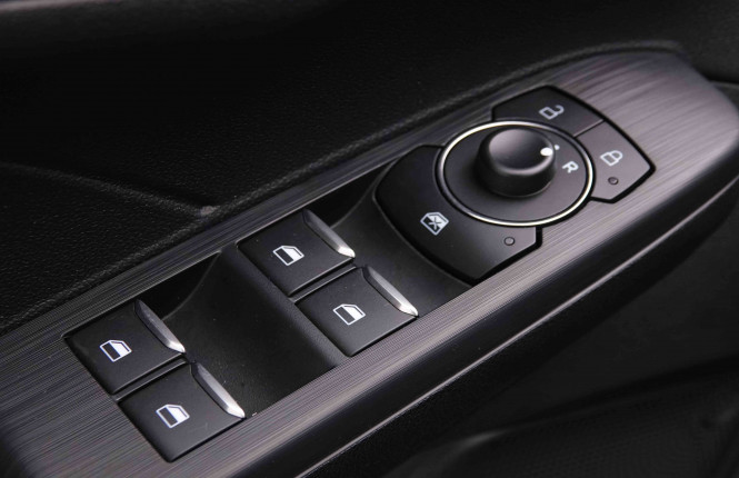 FORD_FORD_KUGA_2653272_20.jpg