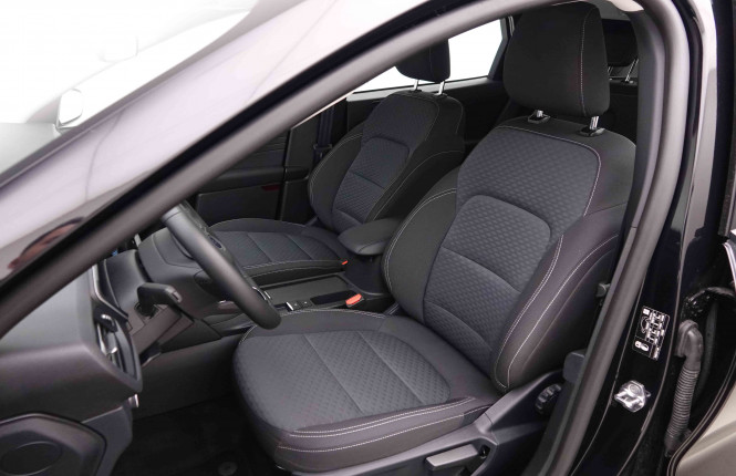 FORD_FORD_KUGA_2653272_6.jpg