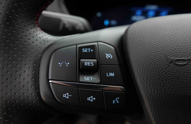 FORD_FORD_KUGA_2654372_18.jpg FORD_FORD_KUGA_2654372_18.jpg