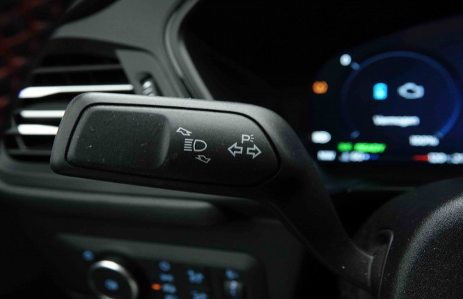 FORD_FORD_KUGA_2654386_14.jpg