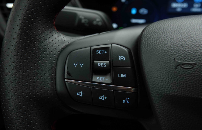 FORD_FORD_KUGA_2654386_16.jpg
