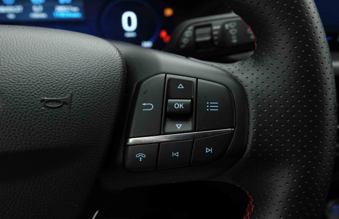 FORD_FORD_KUGA_2654386_17.jpg