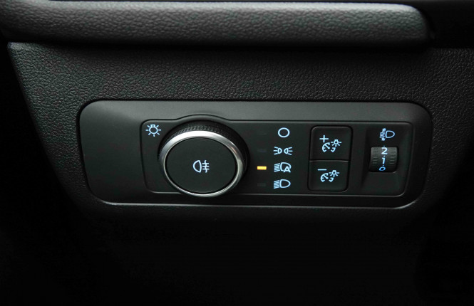 FORD_FORD_KUGA_2654386_18.jpg