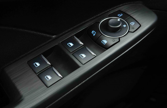 FORD_FORD_KUGA_2654386_19.jpg