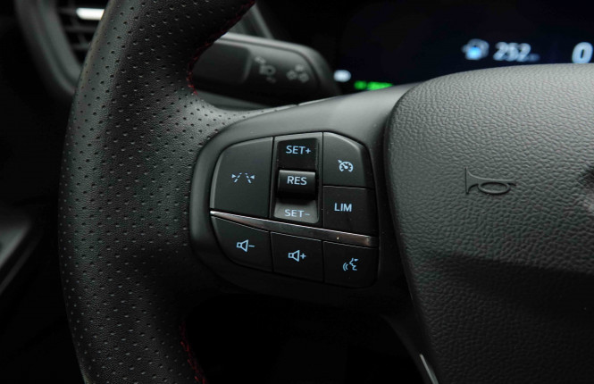 FORD_FORD_KUGA_2654387_16.jpg FORD_FORD_KUGA_2654387_16.jpg