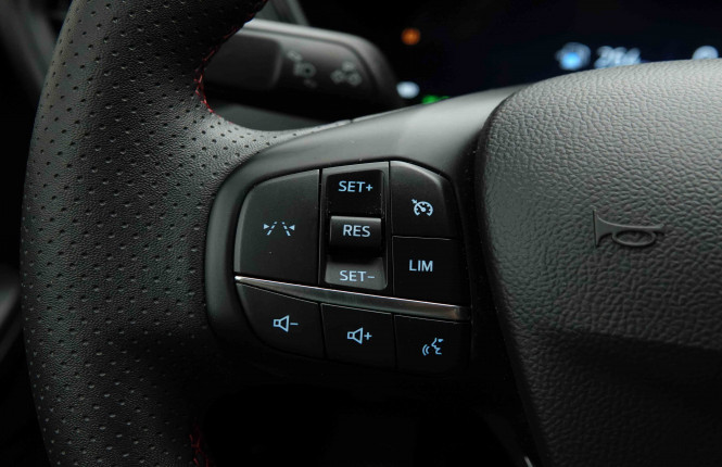 FORD_FORD_KUGA_2654388_18.jpg FORD_FORD_KUGA_2654388_18.jpg