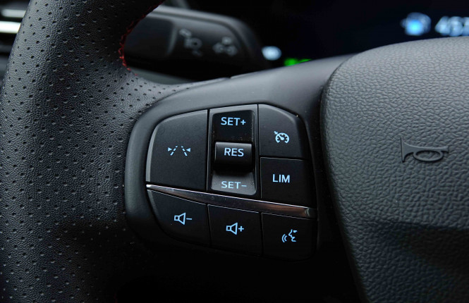 FORD_FORD_KUGA_2654391_17.jpg FORD_FORD_KUGA_2654391_17.jpg