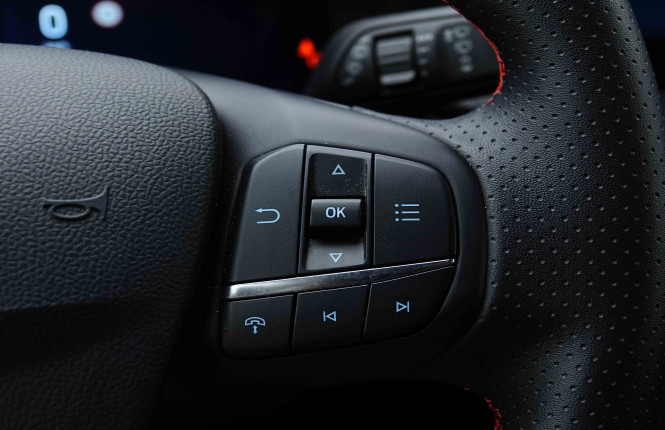 FORD_FORD_KUGA_2654391_18.jpg FORD_FORD_KUGA_2654391_18.jpg