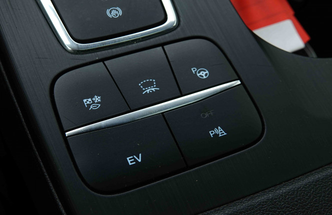 FORD_FORD_KUGA_2654600_15.jpg FORD_FORD_KUGA_2654600_15.jpg