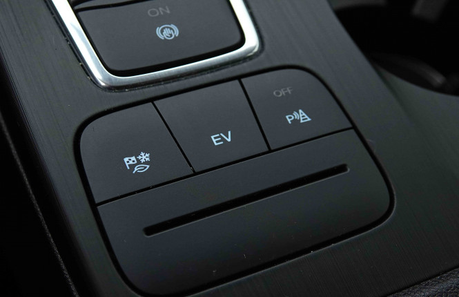 FORD_FORD_KUGA_2654873_40.jpg FORD_FORD_KUGA_2654873_40.jpg
