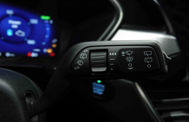 FORD_FORD_KUGA_2654873_65.jpg FORD_FORD_KUGA_2654873_65.jpg