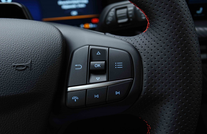 FORD_FORD_KUGA_2655336_18.jpg FORD_FORD_KUGA_2655336_18.jpg