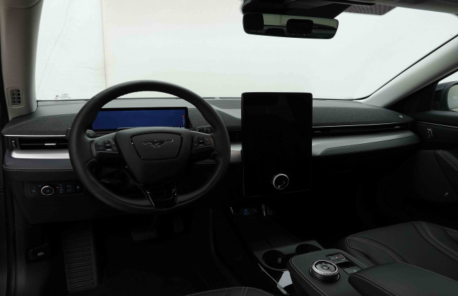FORD_FORD_MUSTANGMAC_2653438_7.jpg