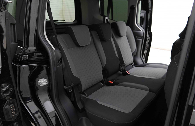 FORD_FORD_TOURNEOCOU_2654509_10.jpg FORD_FORD_TOURNEOCOU_2654509_10.jpg