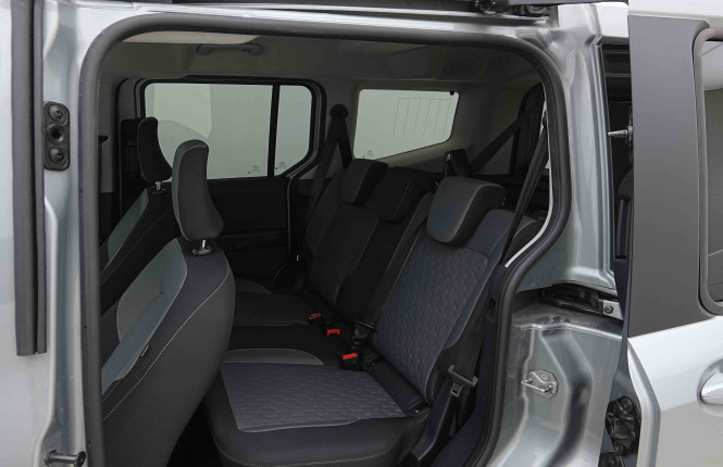 FORD_FORD_TOURNEOCOU_2654510_7.jpg FORD_FORD_TOURNEOCOU_2654510_7.jpg