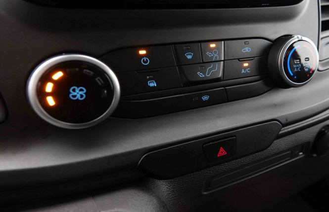 FORD_FORD_TRANSITCUS_2550165_14.jpg FORD_FORD_TRANSITCUS_2550165_14.jpg