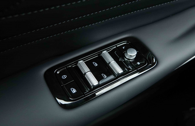 GEELY_GEELY_STARRAYEMI_2654681_52.jpg GEELY_GEELY_STARRAYEMI_2654681_52.jpg