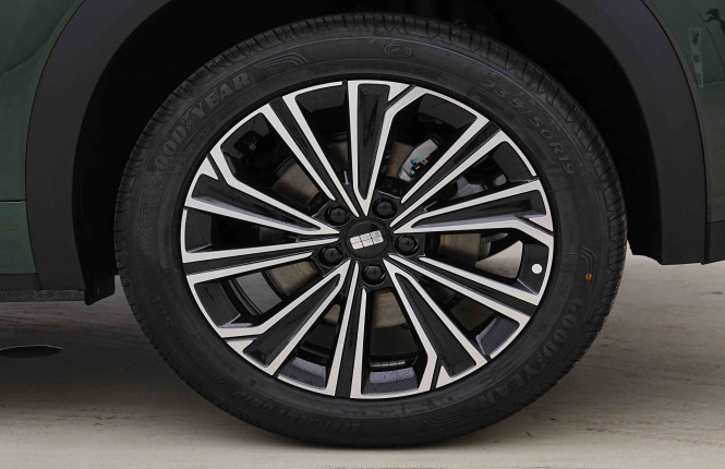 GEELY_GEELY_STARRAYEMI_2655419_19.jpg GEELY_GEELY_STARRAYEMI_2655419_19.jpg