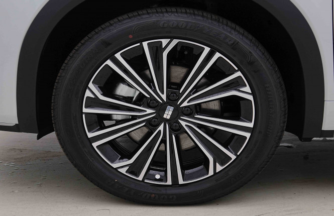 GEELY_GEELY_STARRAYEMI_2655428_24.jpg GEELY_GEELY_STARRAYEMI_2655428_24.jpg