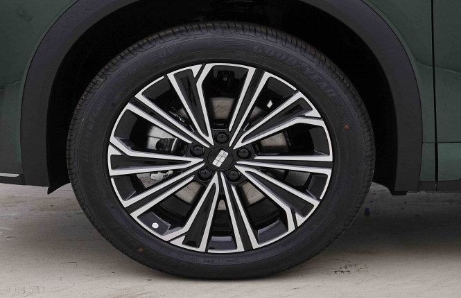 GEELY_GEELY_STARRAYEMI_2655431_24.jpg GEELY_GEELY_STARRAYEMI_2655431_24.jpg