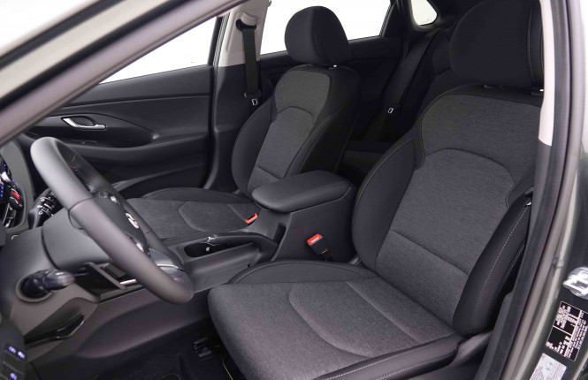 HYUNDAI_HYUNDAI_I30_2548200_64.jpg