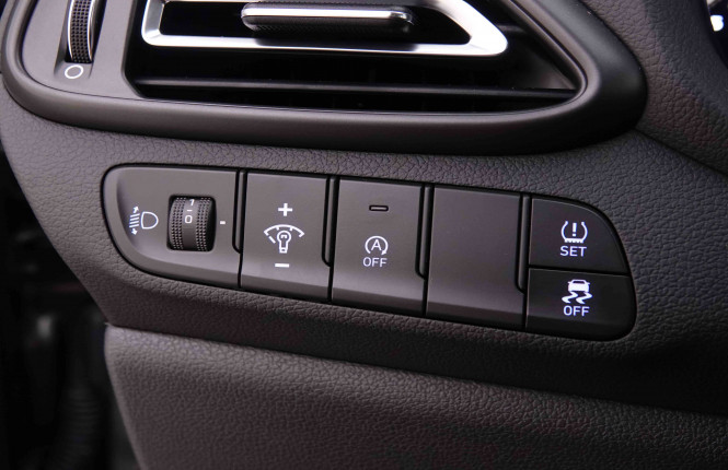 HYUNDAI_HYUNDAI_I30_2548200_66.jpg