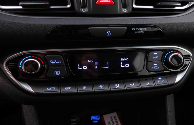HYUNDAI_HYUNDAI_I30_2548200_73.jpg