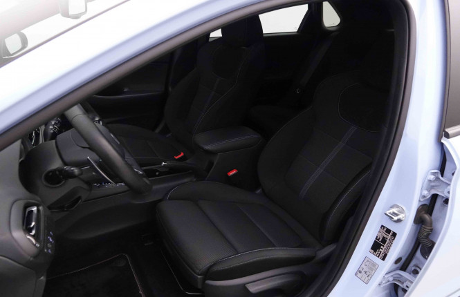 HYUNDAI_HYUNDAI_I30_2652455_6.jpg