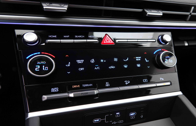 HYUNDAI_HYUNDAI_SANTAFE_2551038_15.jpg HYUNDAI_HYUNDAI_SANTAFE_2551038_15.jpg