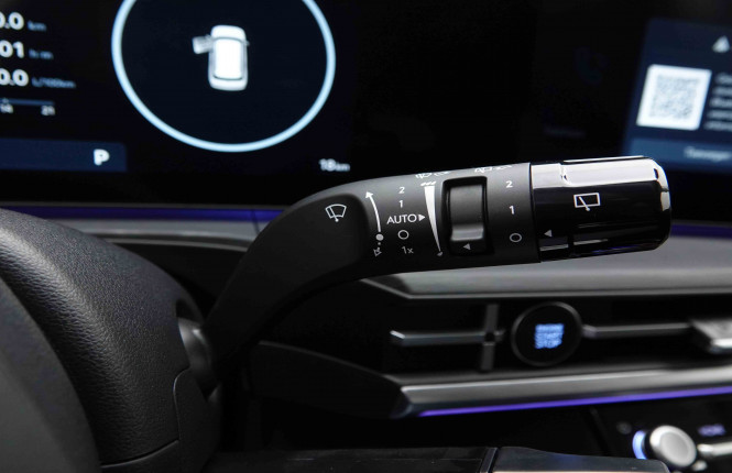 HYUNDAI_HYUNDAI_SANTAFE_2551038_18.jpg HYUNDAI_HYUNDAI_SANTAFE_2551038_18.jpg