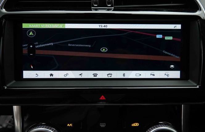 JAGUAR_JAGUAR_XE_2654332_10.jpg