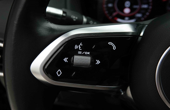 JAGUAR_JAGUAR_XE_2654332_22.jpg