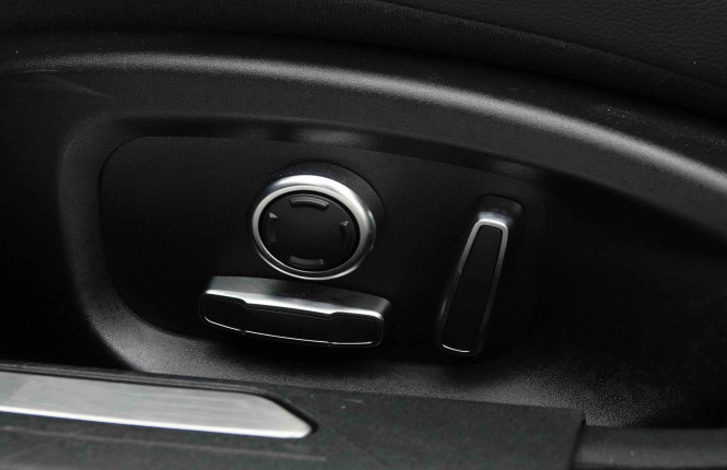 JAGUAR_JAGUAR_XE_2654332_25.jpg