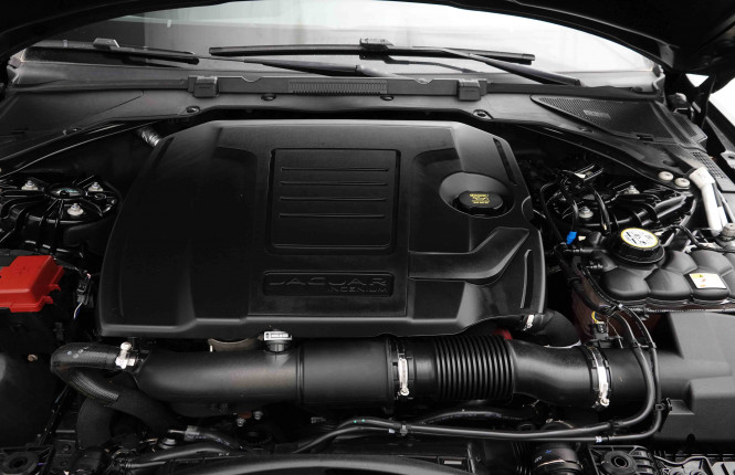 JAGUAR_JAGUAR_XE_2654332_27.jpg