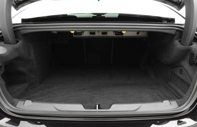 JAGUAR_JAGUAR_XE_2654332_5.jpg