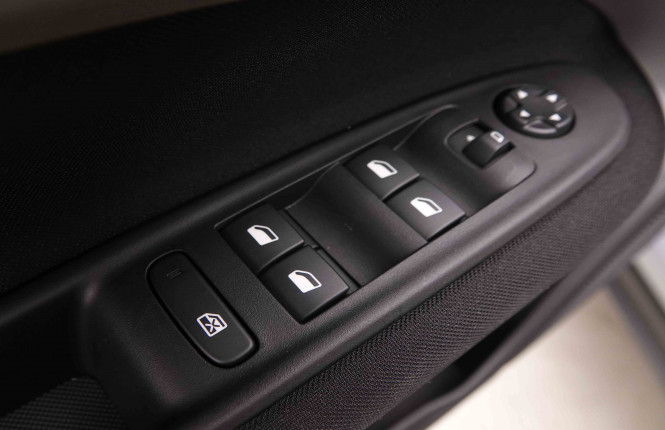 JEEP_JEEP_AVENGER_2549618_20.jpg