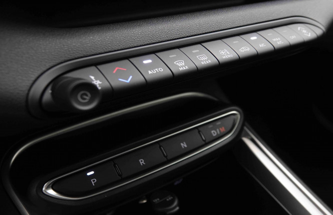 JEEP_JEEP_AVENGER_2550209_15.jpg JEEP_JEEP_AVENGER_2550209_15.jpg