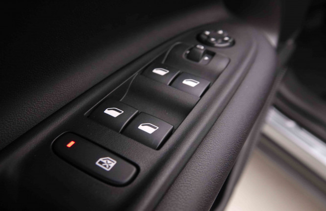 JEEP_JEEP_AVENGER_2550217_21.jpg JEEP_JEEP_AVENGER_2550217_21.jpg