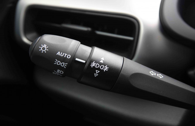 JEEP_JEEP_AVENGER_2550221_17.jpg JEEP_JEEP_AVENGER_2550221_17.jpg