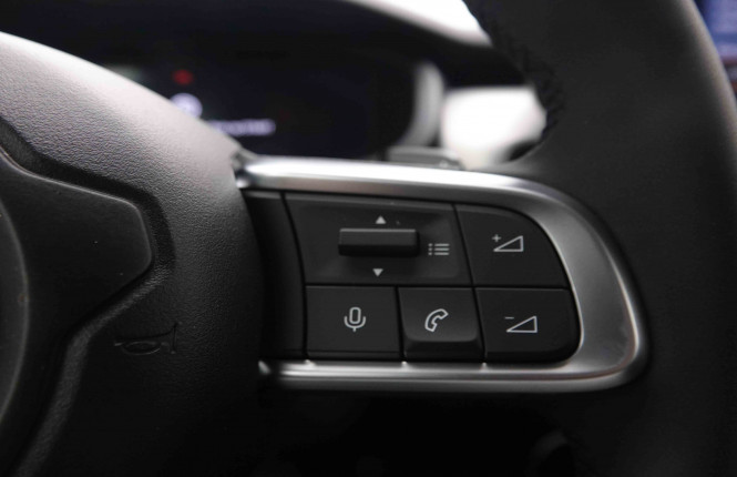 JEEP_JEEP_AVENGER_2550221_20.jpg JEEP_JEEP_AVENGER_2550221_20.jpg