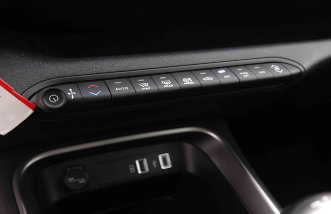 JEEP_JEEP_AVENGER_2550421_13.jpg JEEP_JEEP_AVENGER_2550421_13.jpg