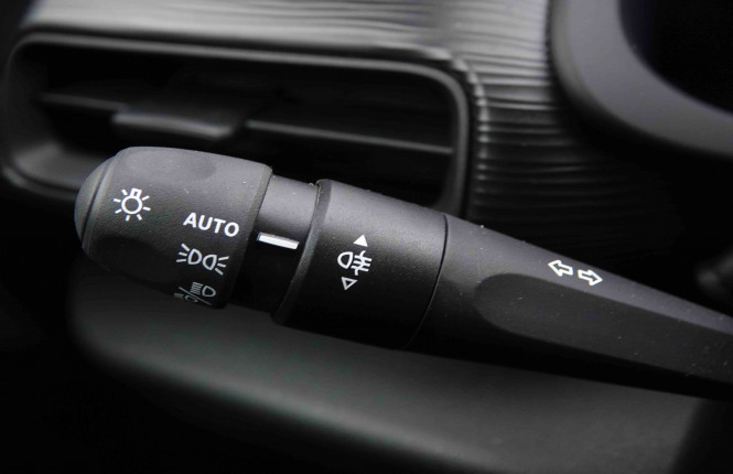 JEEP_JEEP_AVENGER_2550421_15.jpg JEEP_JEEP_AVENGER_2550421_15.jpg