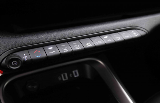 JEEP_JEEP_AVENGER_2550422_14.jpg JEEP_JEEP_AVENGER_2550422_14.jpg