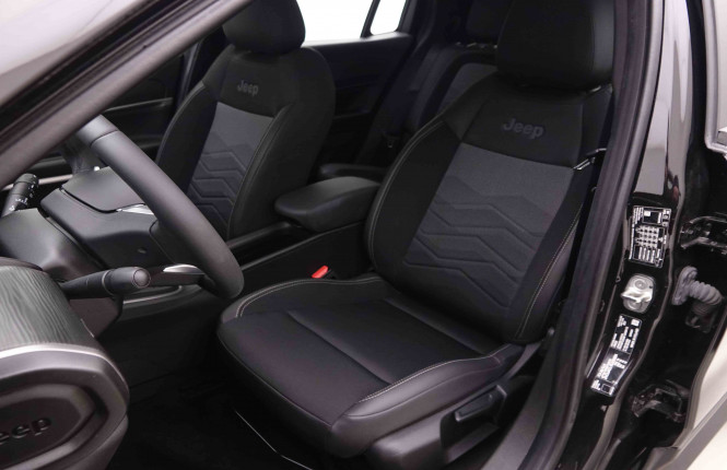 JEEP_JEEP_AVENGER_2550422_6.jpg JEEP_JEEP_AVENGER_2550422_6.jpg