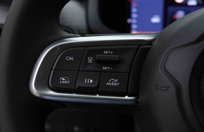 JEEP_JEEP_AVENGER_2654710_19.jpg JEEP_JEEP_AVENGER_2654710_19.jpg