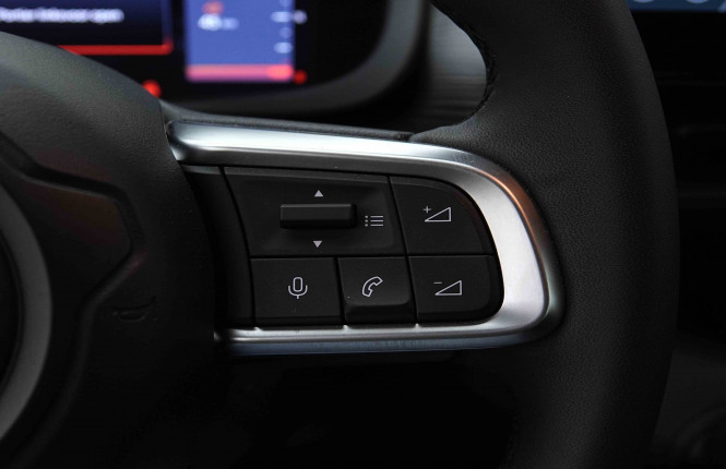 JEEP_JEEP_AVENGER_2654710_20.jpg JEEP_JEEP_AVENGER_2654710_20.jpg