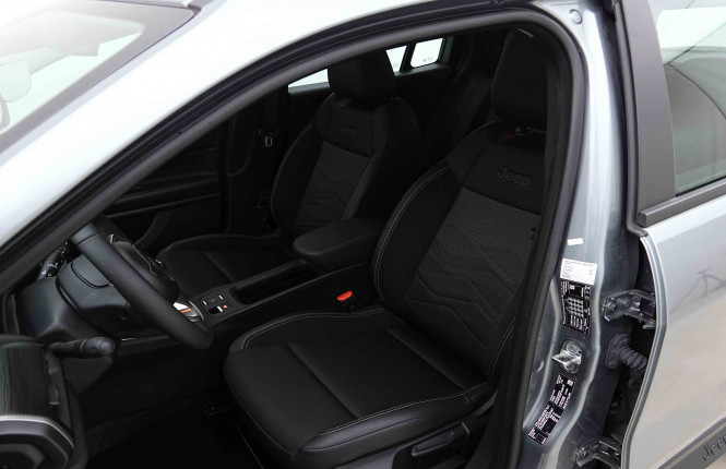JEEP_JEEP_AVENGER_2654710_7.jpg JEEP_JEEP_AVENGER_2654710_7.jpg