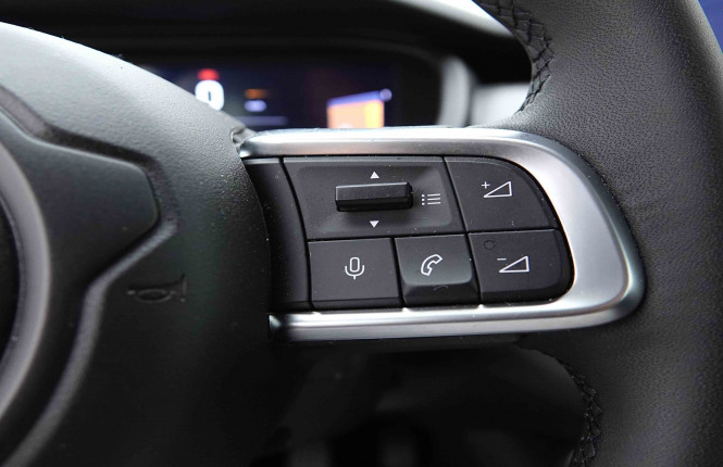 JEEP_JEEP_AVENGER_2654712_19.jpg JEEP_JEEP_AVENGER_2654712_19.jpg