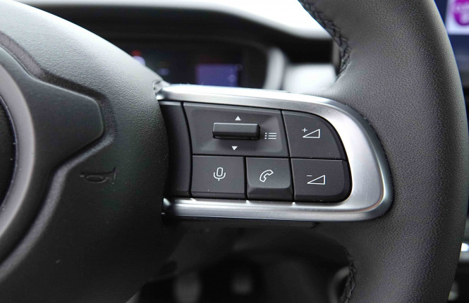 JEEP_JEEP_AVENGER_2654714_16.jpg JEEP_JEEP_AVENGER_2654714_16.jpg
