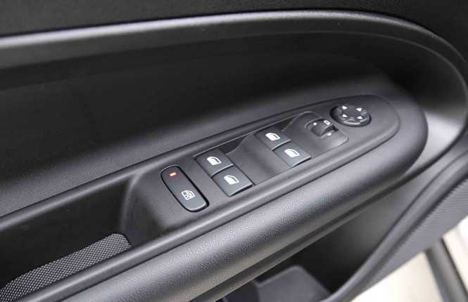JEEP_JEEP_AVENGER_2654714_17.jpg JEEP_JEEP_AVENGER_2654714_17.jpg